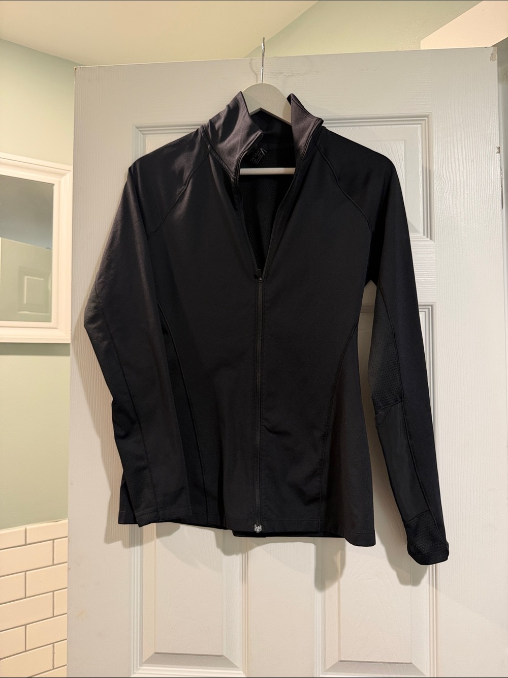 Oakley Women's Black Zip-Up Performance Utility Jacket